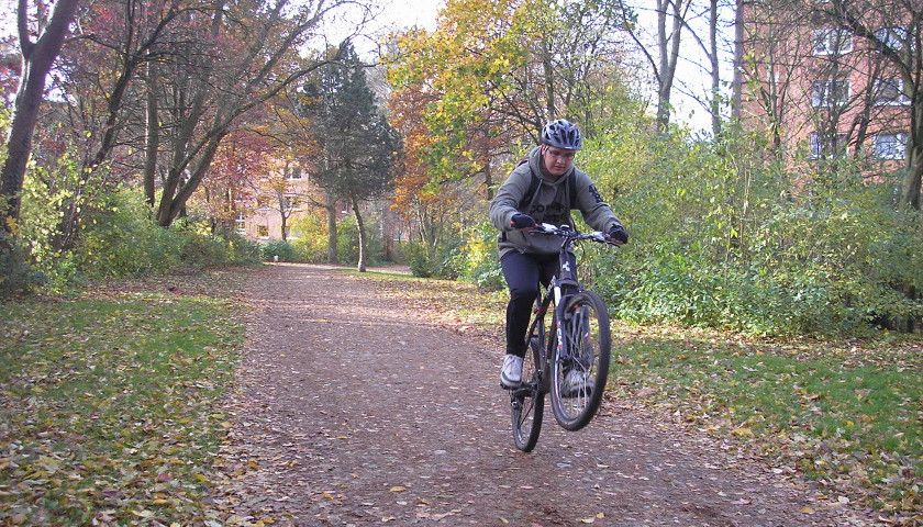 Selbständiger Fahrradkurier unterwegs