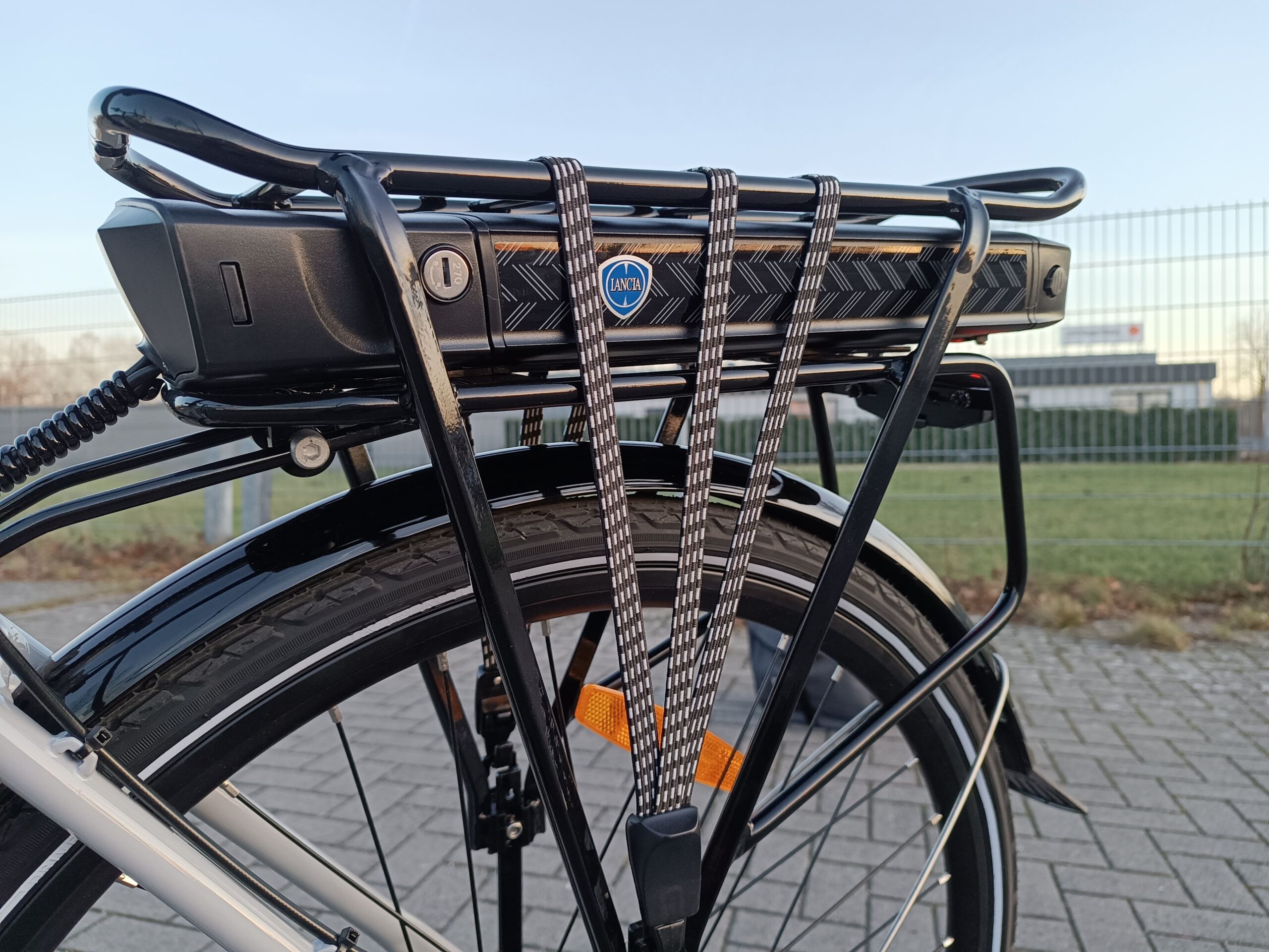 E-Bike Akku unter dem Gepäckträger