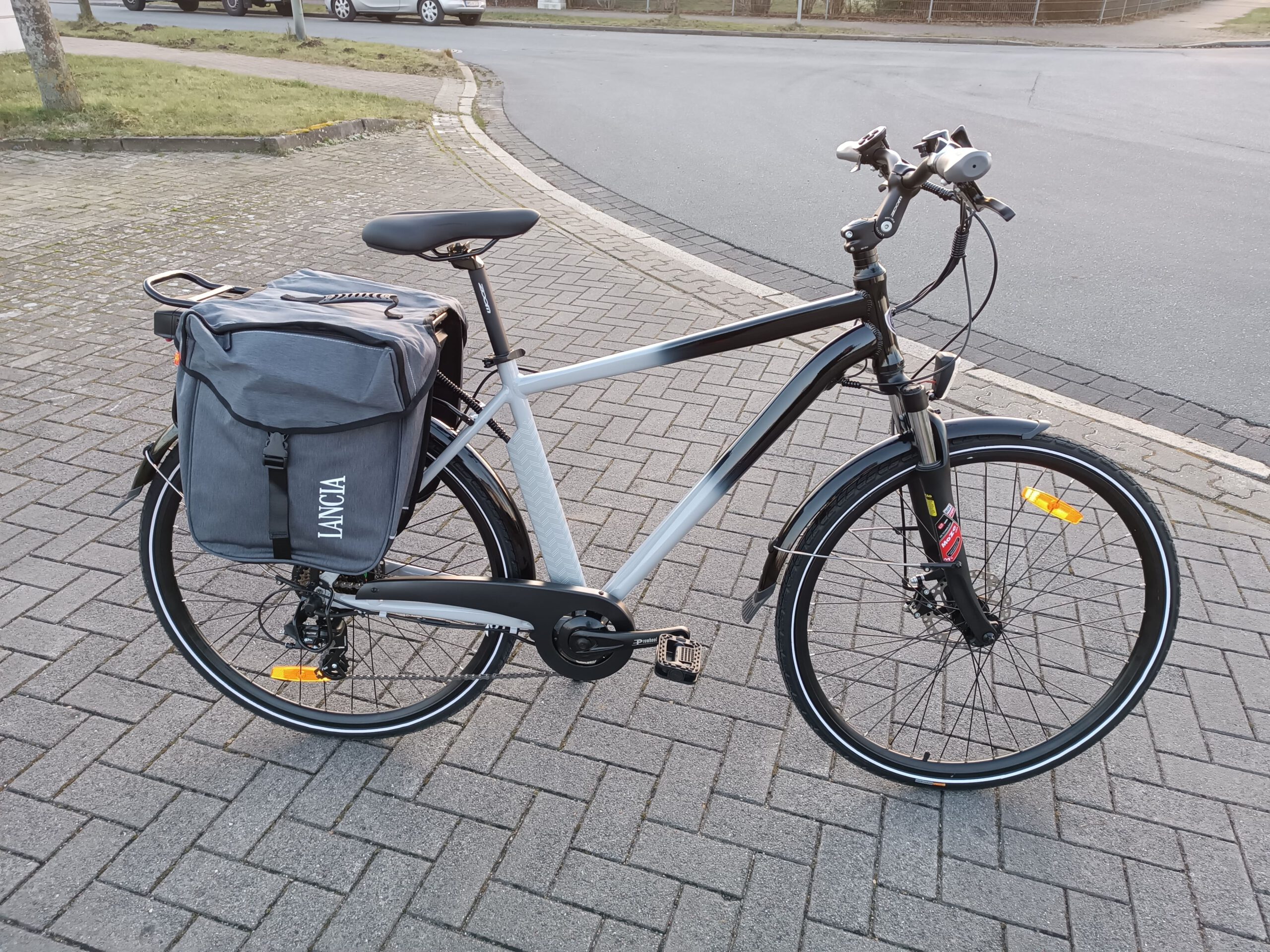 Lancia Ypsilon Estro E-Bike Test