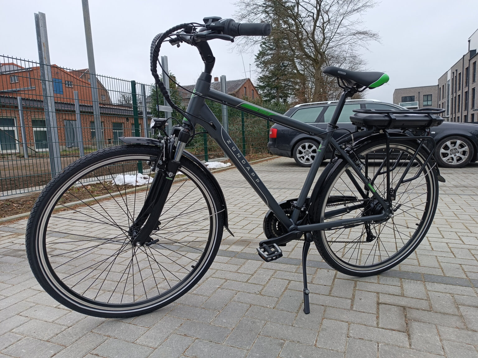 Elegantes Zndapp Z802 Test Bilder