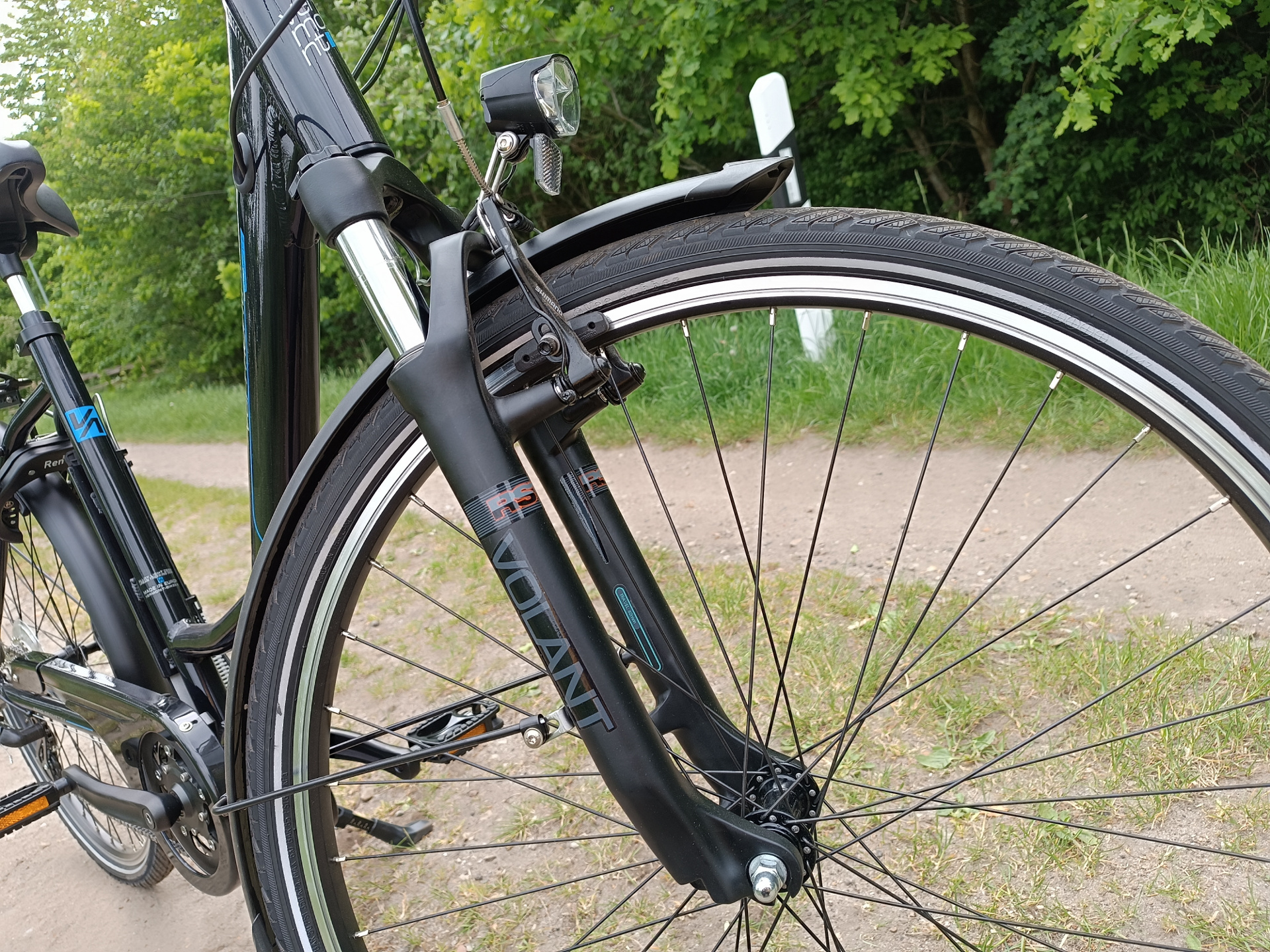 Federgabel und Reifen gefallen im E-Bike Test gut
