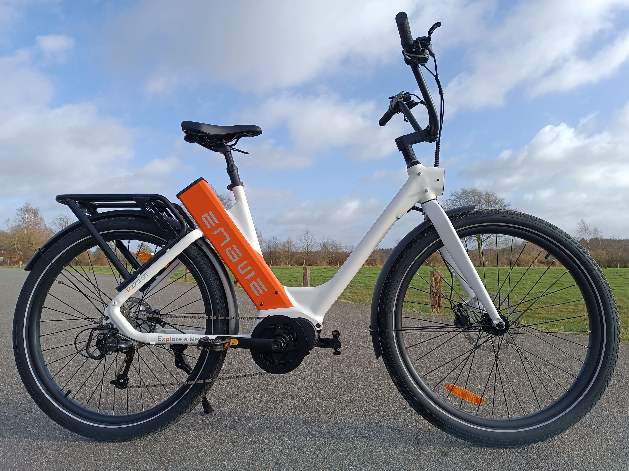 So sieht das Trekking E-Bike von ENGWE nach dem Aufbau aus | Quelle: ebiketester24.de