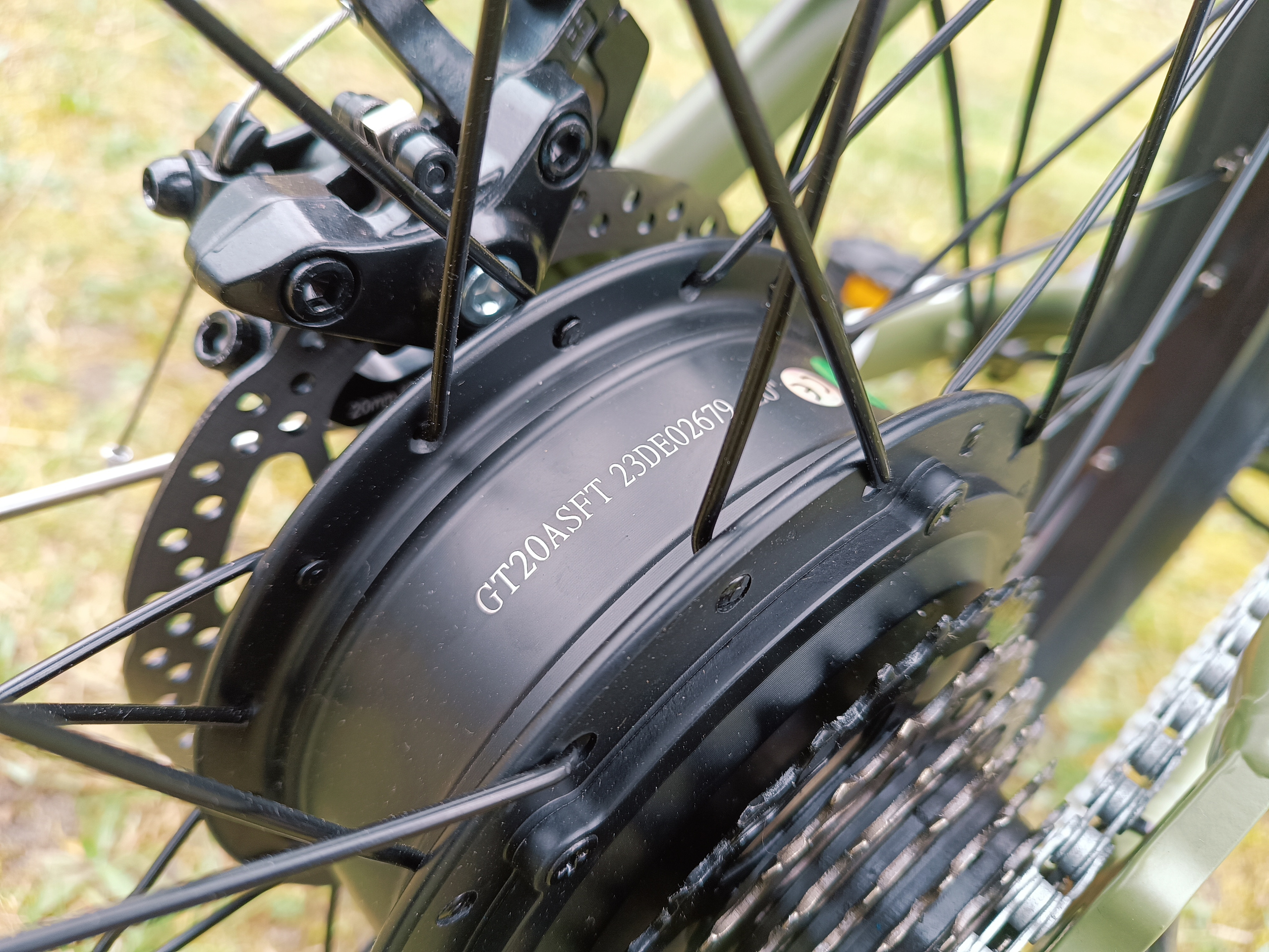 Der Heckmotor schiebt im Test mit 250 Watt ordentlich voran | Quelle: ebiketester24.de