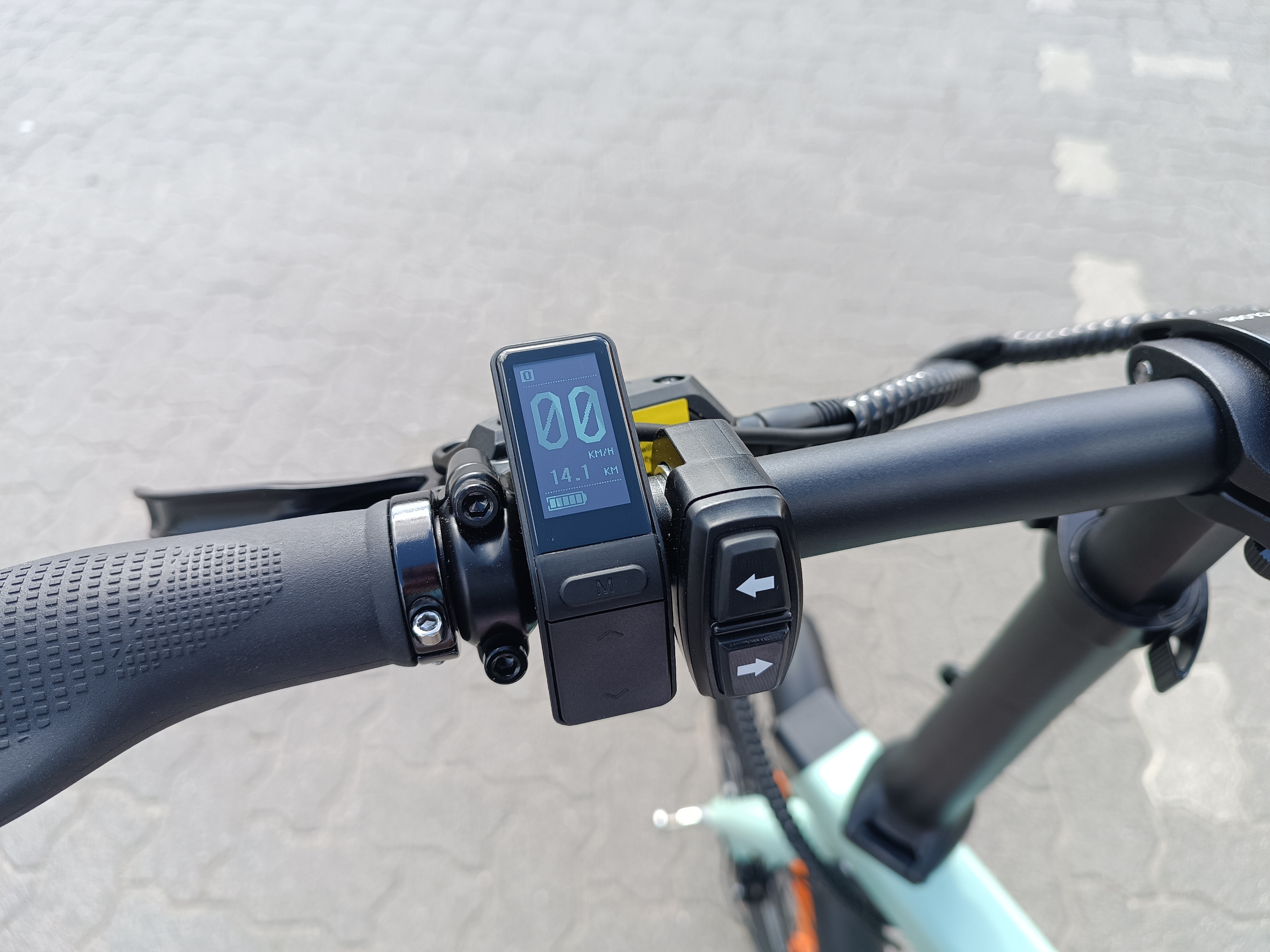 Auf dem Digitaldisplay können alle wichtigen Infos abgelesen werden | Quelle: ebiketester24.de