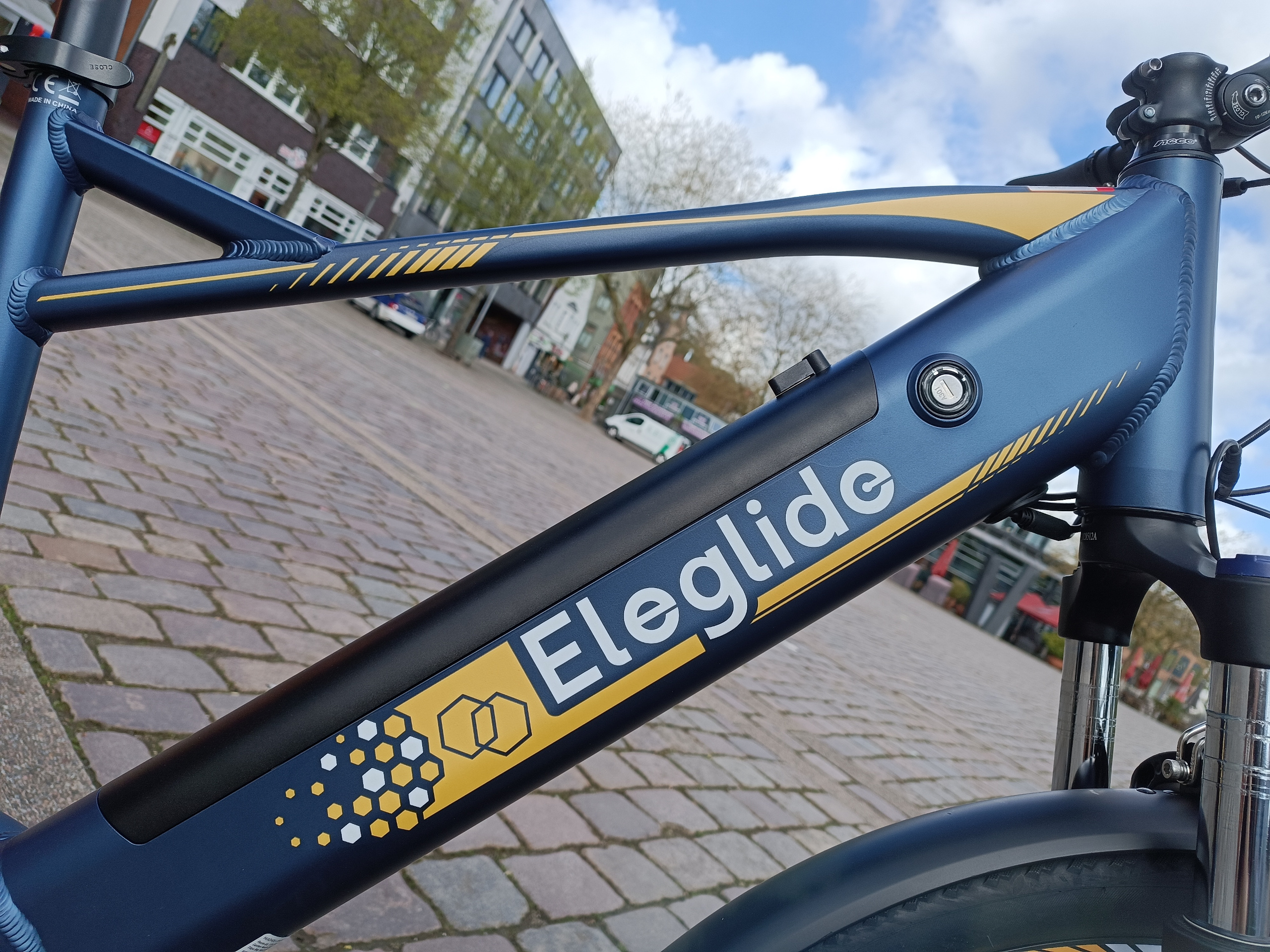 Details wie der integrierteAkku runden das E-Bike ab | Quelle: ebiketester24.de