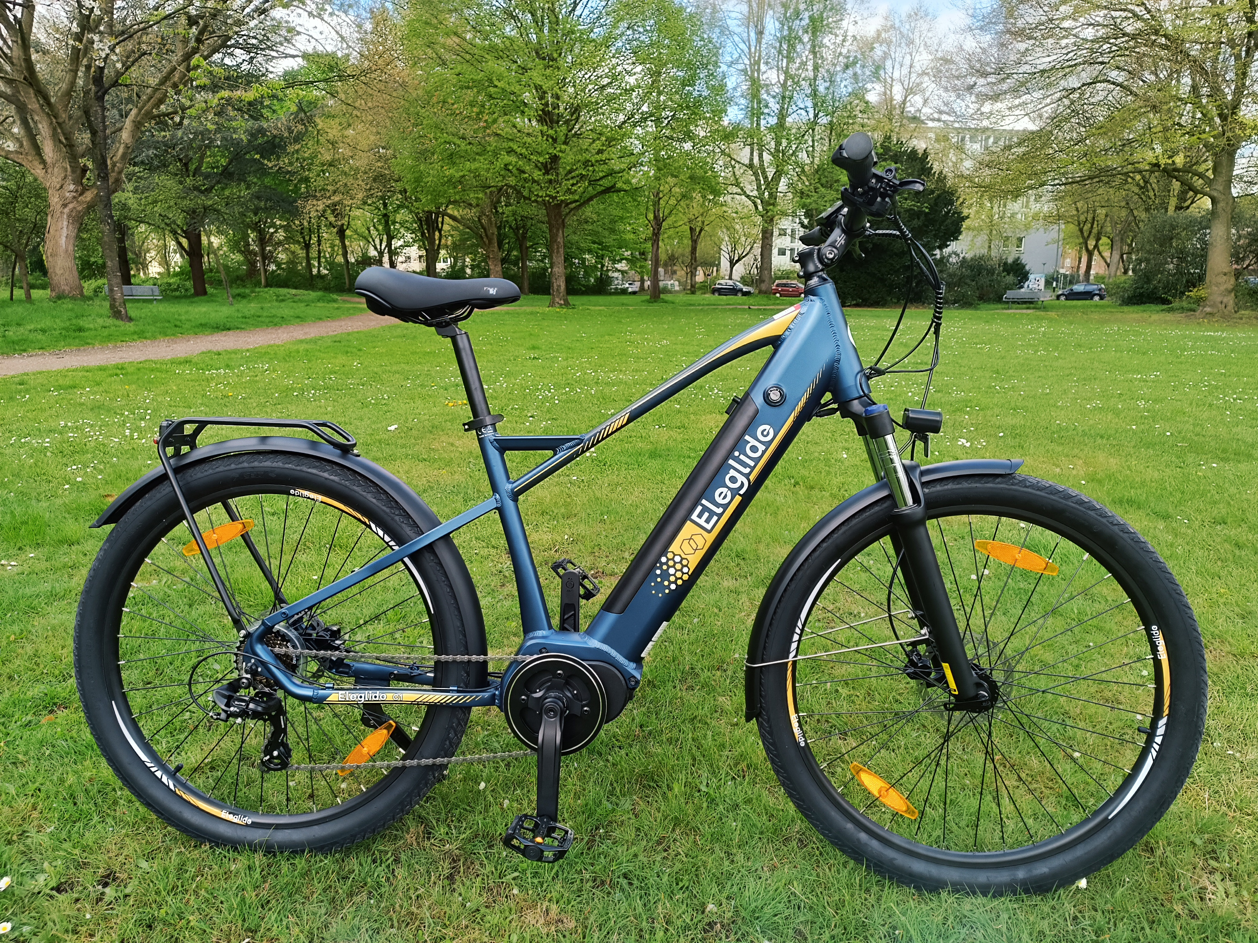 So sieht das Trekking E-Bike von Eleglide nach dem Aufbau aus | Quelle: ebiketester24.de