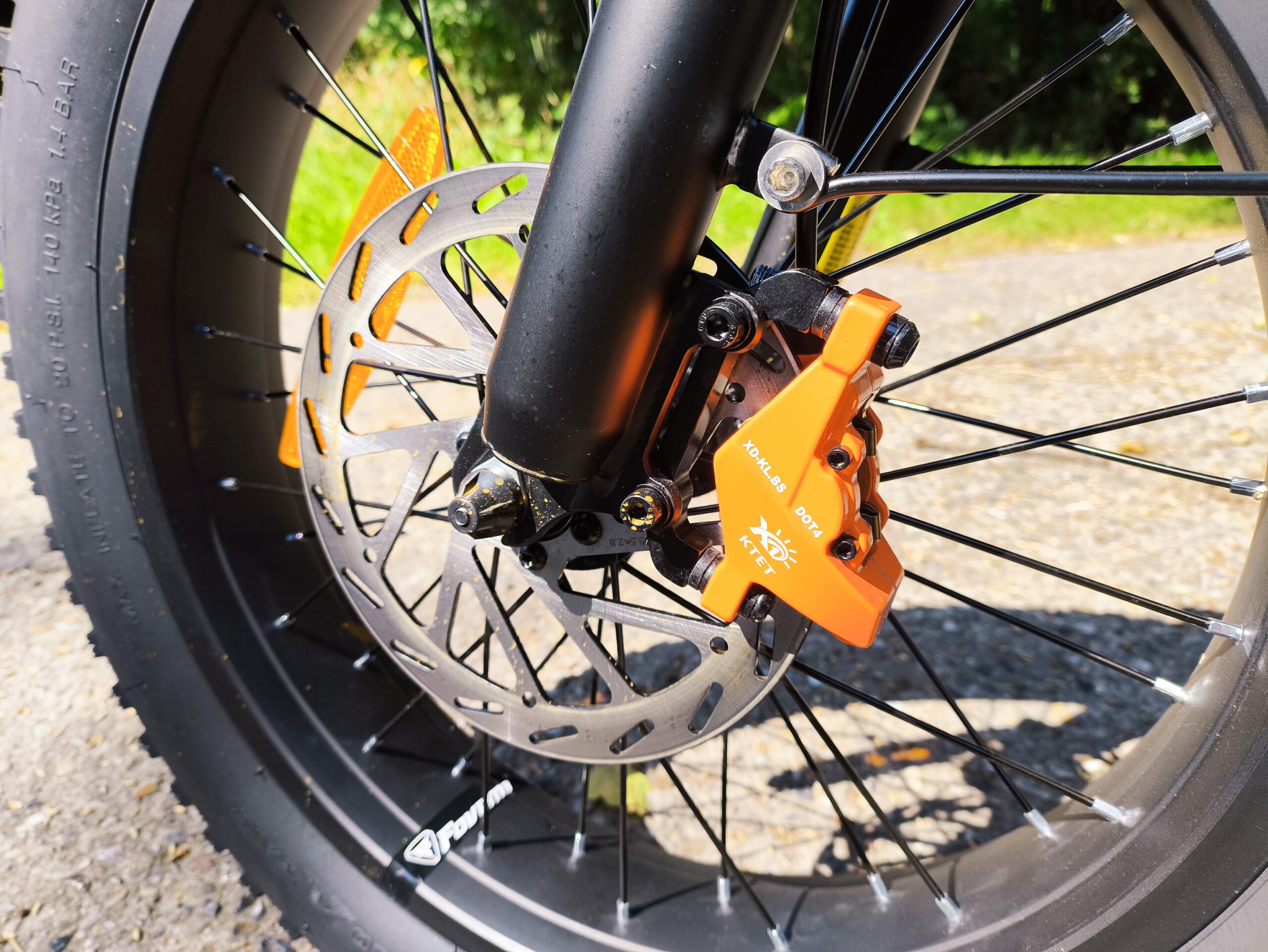 Scheibenbremsen mit 180 mm Durchmesser sorgen im Test für Sicherheit | Quelle: ebiketester24.de