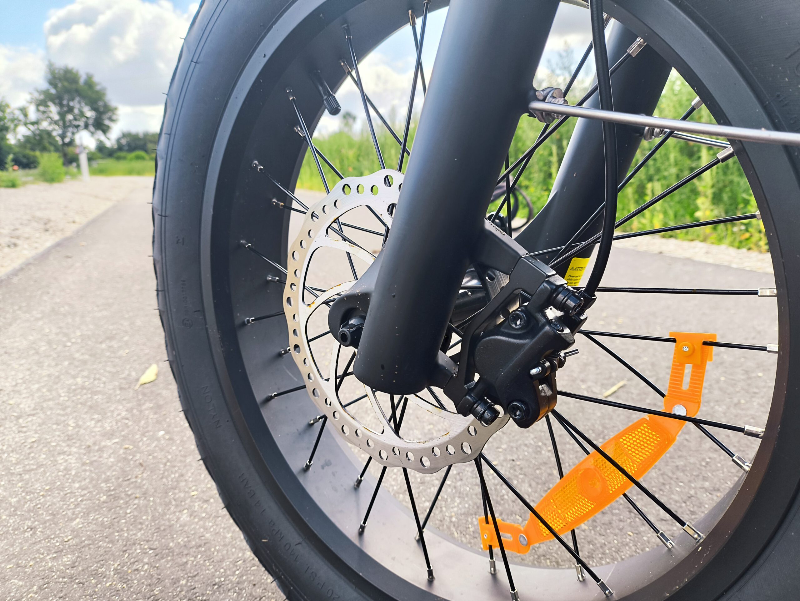 Scheibenbremsen mit 180 mm Durchmesser sorgen im Test für Sicherheit | Quelle: ebiketester24.de